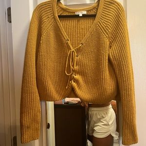 Long sleeve semi cropped sweater